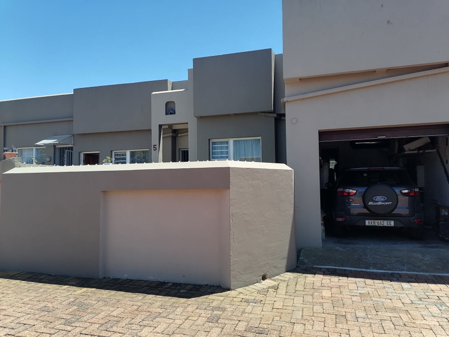 2 Bedroom Property for Sale in C Place Eastern Cape